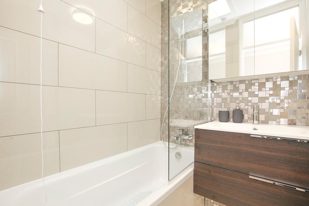 Sach'S 2 Bedrooms Apartment - No Lift Londra Esterno foto