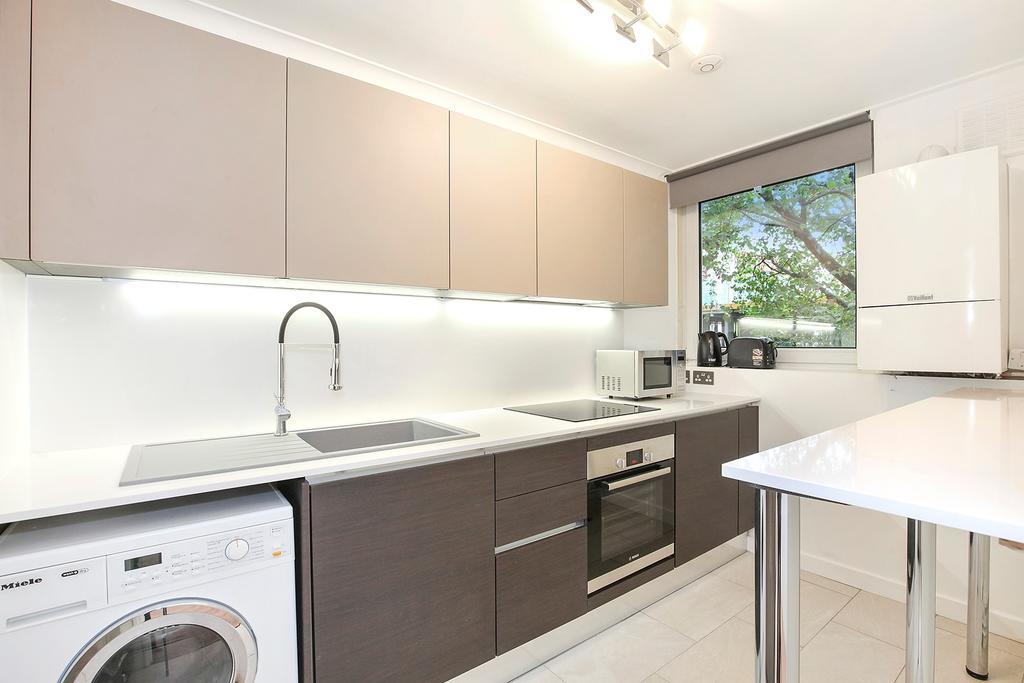 Sach'S 2 Bedrooms Apartment - No Lift Londra Esterno foto